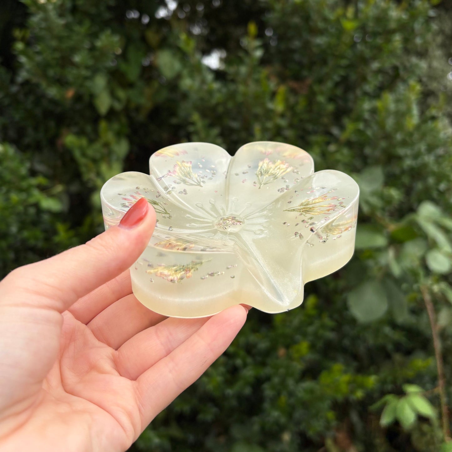 Transparent handmade floral resin soap tray with drainage