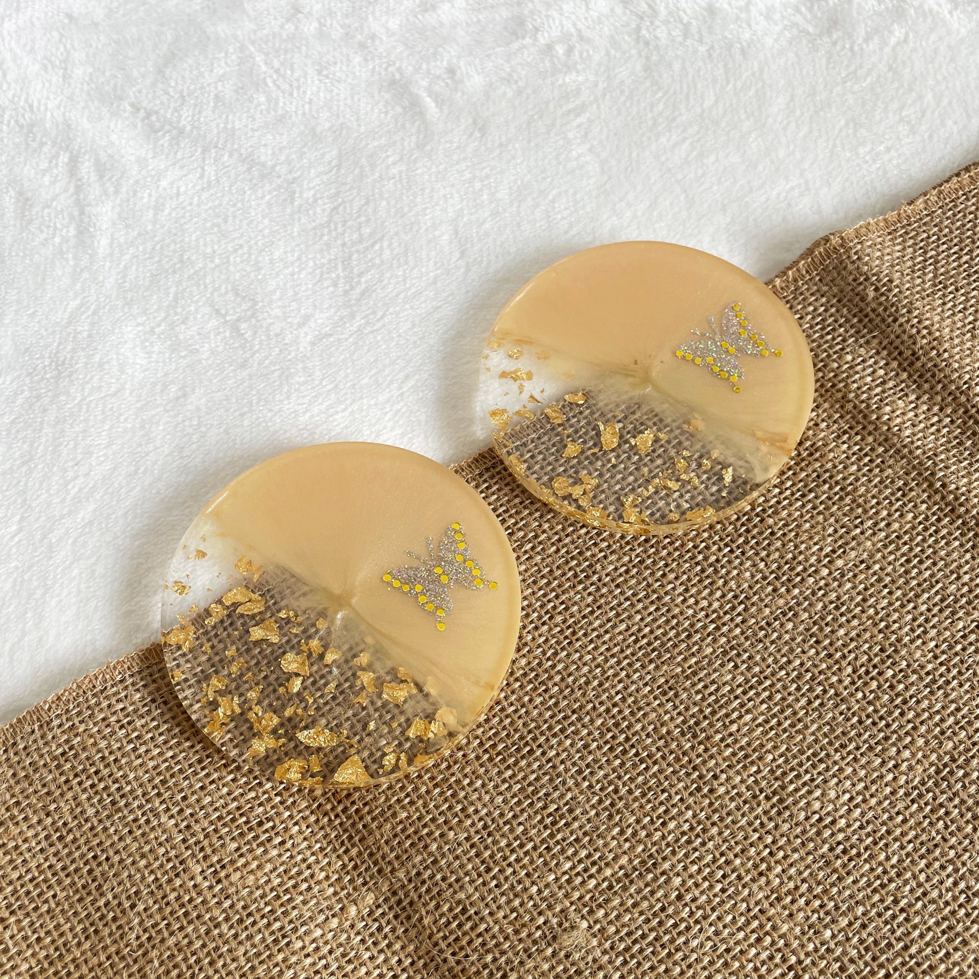 Handmade resin coaster with gold leaf detail, one-of-a-kind home décor piece